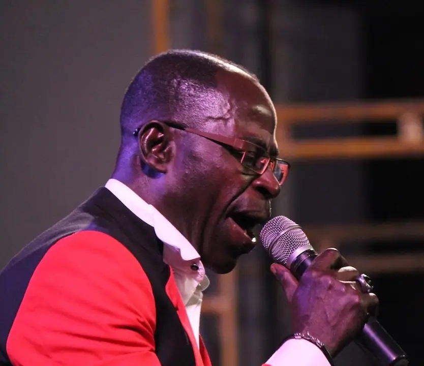 Amakye Dede - Bebrebe Yi