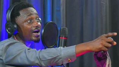 Naasei The Story Singer - Peter Ee Wompia (Hot Praises)