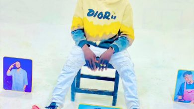 Striker De Donzy - Sandaani