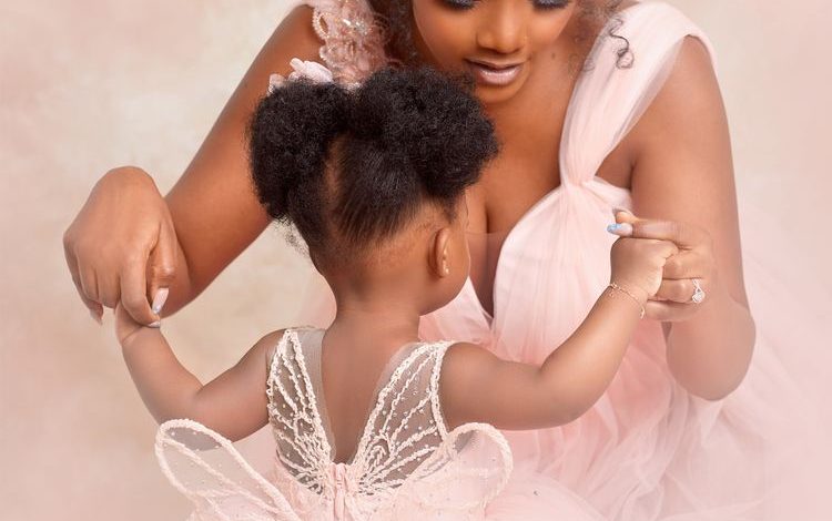 Simi – Duduke (French) ft. Deja