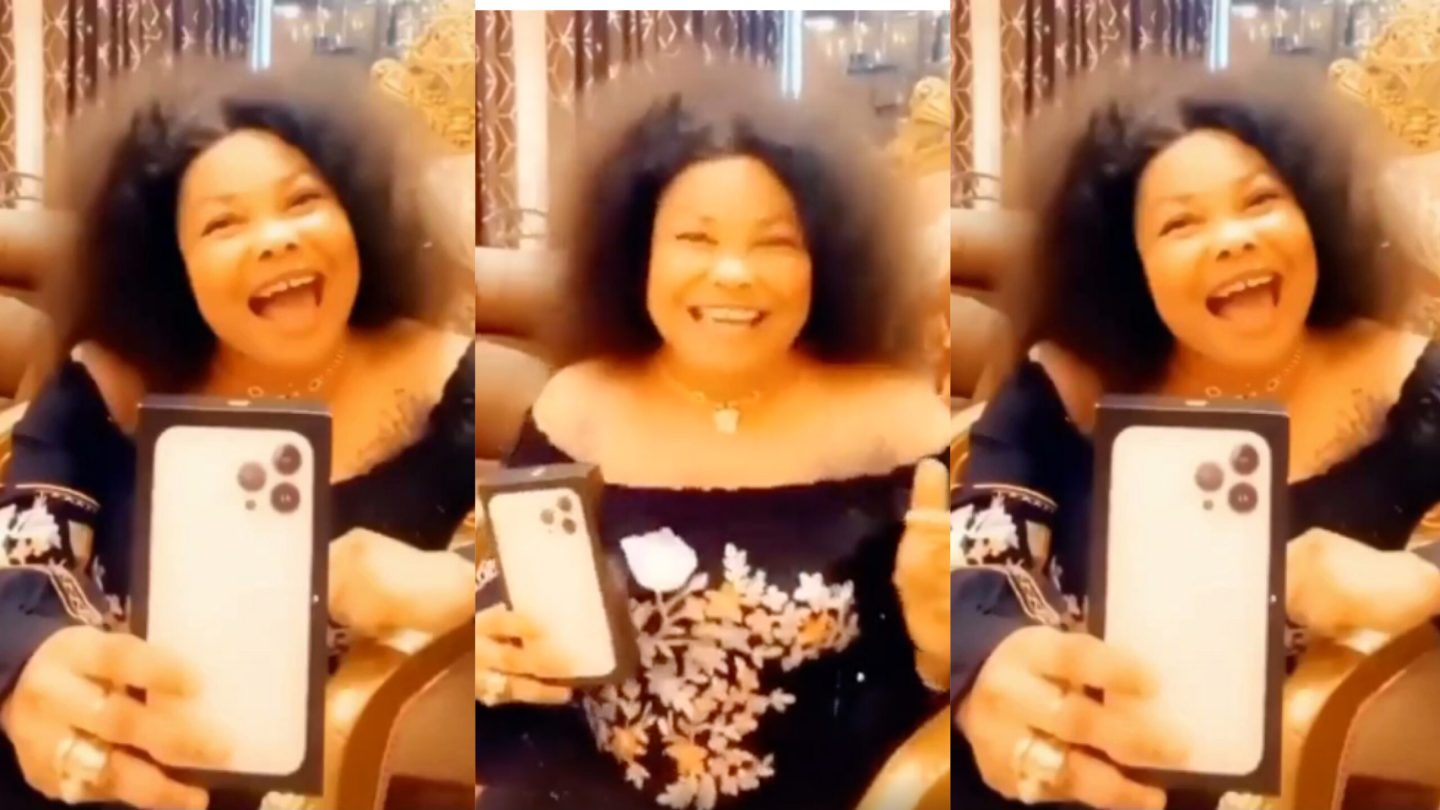 “Aboozigi If You have money go buy one” – Nana Agradaa Says After Her New iPhone 13 Pro Max Arrived (Watch Video)