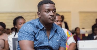 Kumi Guitar Robbed In Broad Daylight