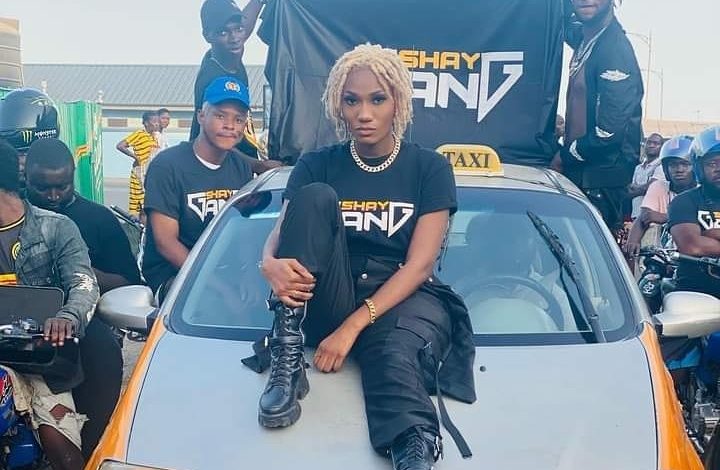 Wendy Shay - Heat (Krom Aye Shi) Lyrics