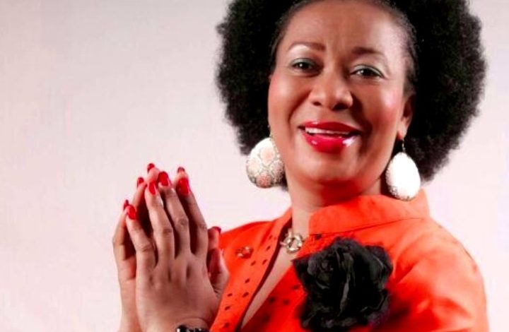 Stella Dugan - Gyem Taata