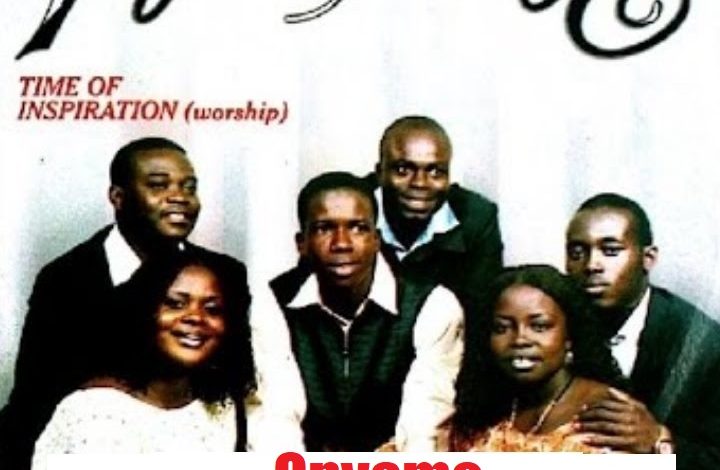 Vine Praise - Onyame Honhom Kronkron