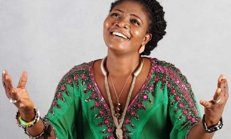 Florence Obinim - Mesom Nyame (Worship)