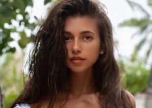 Cristy Ren Biography, Age + Net Worth