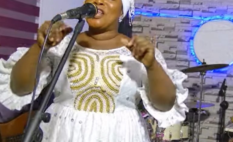 Jennifer Hightension - Live Band Gospel Hit