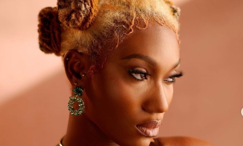 Wendy Shay - Love Me Now